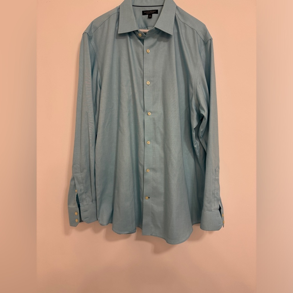 Banana Republic Men’s XL non - iron slim fit blue button down shirt - Picture 3 of 6